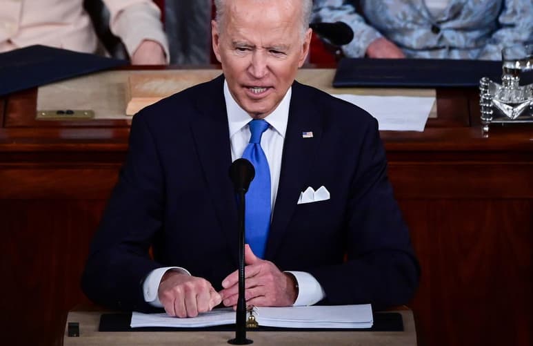 El Gobierno del presidente de Estados Unidos, Joe Biden, comenzará a partir de mañana, martes, a reunificar a algunas de las familias de inmigrantes separadas por la Administración de su predecesor Donald Trump (2017-2021). (ARCHIVO)