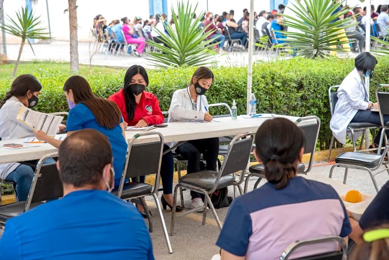 Se tiene la cantidad suficiente de dosis anti-COVID para vacunar hasta 65 mil personas, dijo el gobernador. (EL SIGLO DE TORREÓN)
