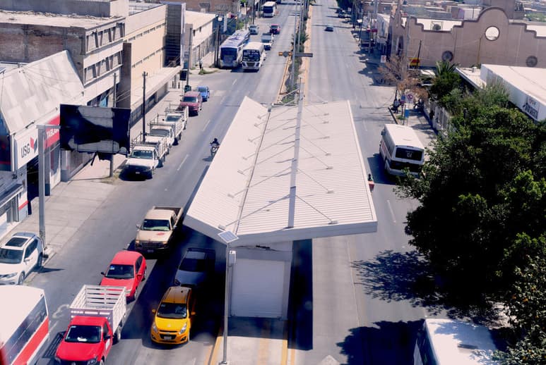 Pedirán una explicación sobre los continuos retrasos en la entrega de la obra del Metrobús Laguna. (ARCHIVO)