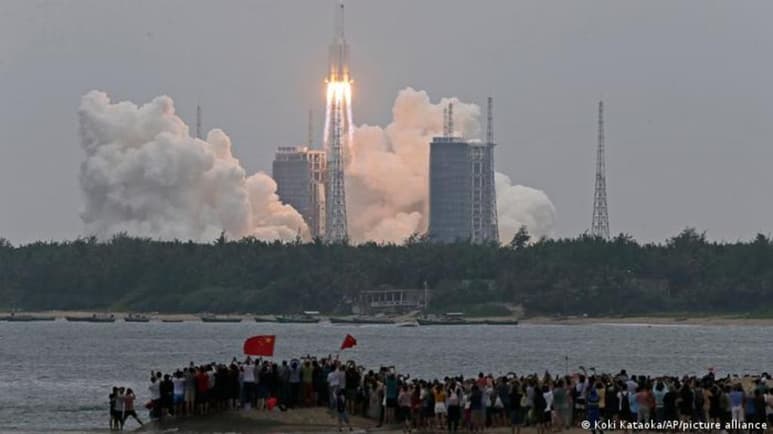 El Escuadrón de Control Espacial número 18 de EUA proporcionará actualizaciones diarias sobre la ubicación del cohete a través del sitio web Space Track, agregaron los medios.
(EFE)