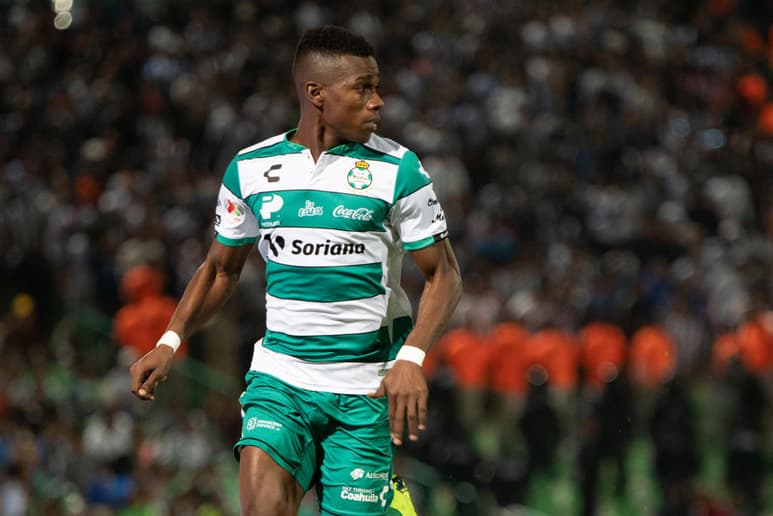El defensa central de los Guerreros, Félix Torres Caicedo, indicó que sigue creciendo como futbolista, asentándose cada día más con el cuadro albiverde. (ARCHIVO)