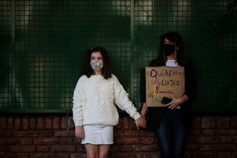 La virtualidad derivó en las llamadas 'Escuelas Zoom', como denomina a las de los sectores más favorecidos. (ARCHIVO)