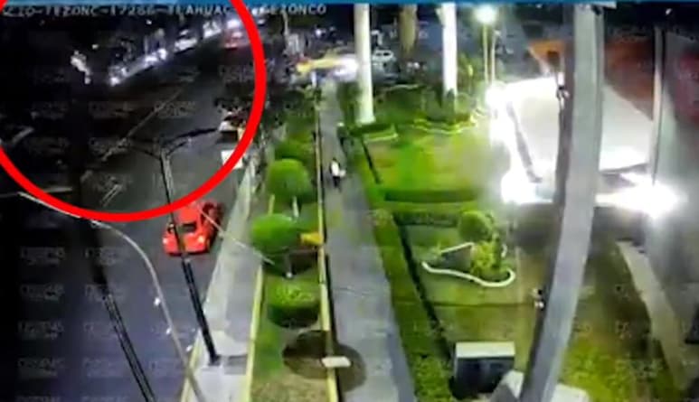 Se dio a conocer un video en donde se observa una serie de chispazos en los cables de alta tensión que anteceden al desplome de la estructura. (ESPECIAL)