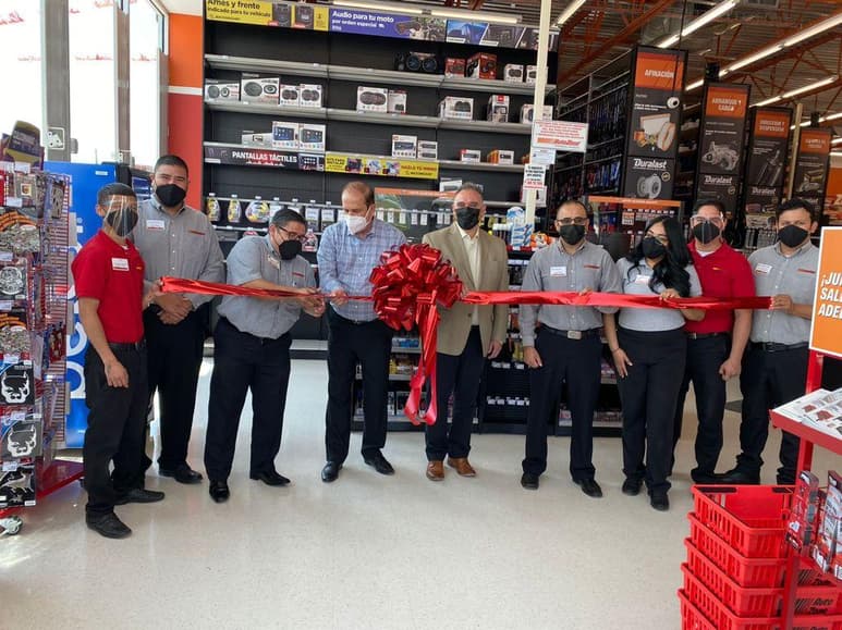 Durante la tarde de este domingo se llevó a cabo la inauguración de una nueva tienda de la empresa Autozone en Piedras Negras, para lo cual se invirtieron 26 millones de pesos en la construcción de la tercera sucursal de dicha empresa que opera en esta ciudad fronteriza. (ARCHIVO)