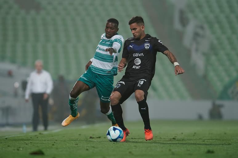 Santos se medirá a los Rayados por un boleto a semifinales. (ARCHIVO)