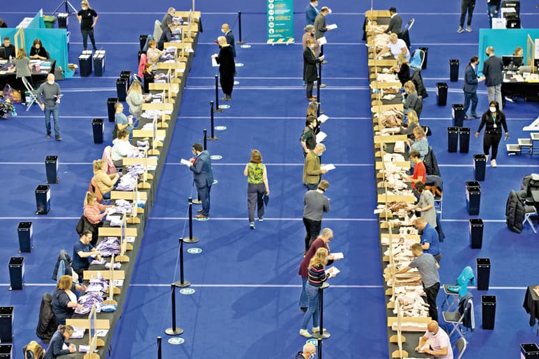 Nicola Sturgeon anunció que buscará la convocatoria de un nuevo referéndum de independencia -tras el celebrado en 2014- en cuanto pase la crisis del coronavirus. (ARCHIVO)