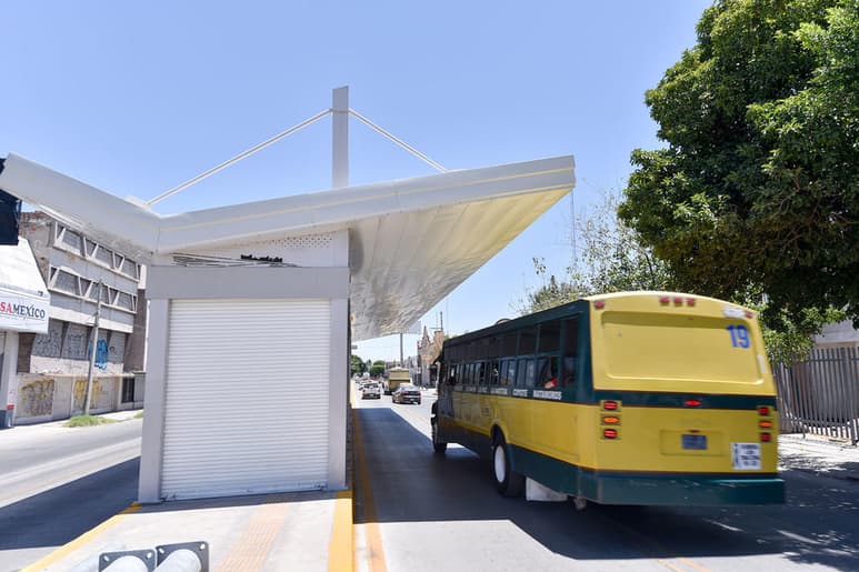 Debido a la tardanza en la entrega del proyecto Metrobús Laguna será solicitada la destitución de la función pública del encargado del proyecto, Alfonso Tafoya; también del ex secretario de Infraestructura estatal, Gerardo Berlanga. (ARCHIVO)