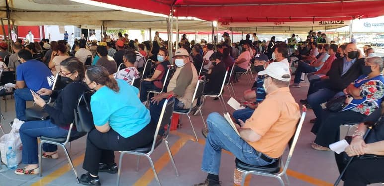La Jurisdicción Sanitaria 01 con sede en Piedras Negras, dio a conocer que desde que inició la Estrategia Nacional de Vacunación contra el COVID-19 en los municipios que le corresponde, se han vacunado a mujeres embarazadas y hasta el momento no se ha registrado ninguna reacción negativa al biológico. (RENÉ ARELLANO)
