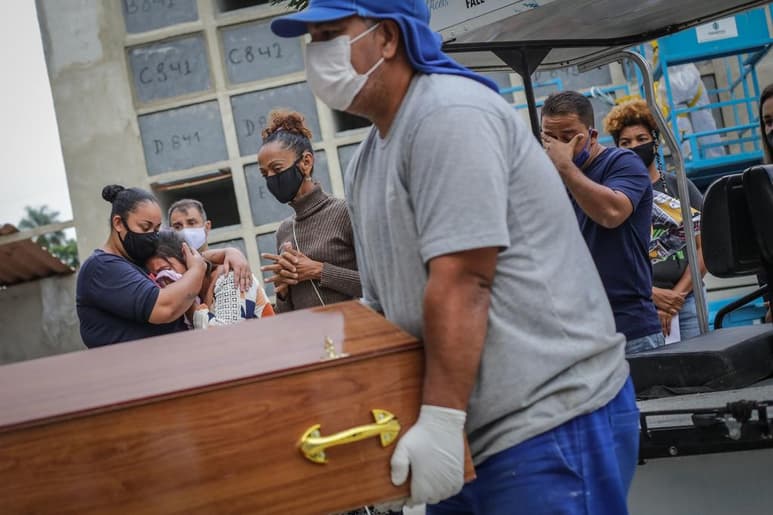 La gran mayoría de los 27 supuestos narcotraficantes que murieron el pasado jueves en una polémica operación de la Policía Civil del estado brasileño de Río de Janeiro tenía antecedentes policiales por diferentes crímenes, informaron este lunes fuentes oficiales. (ARCHIVO)