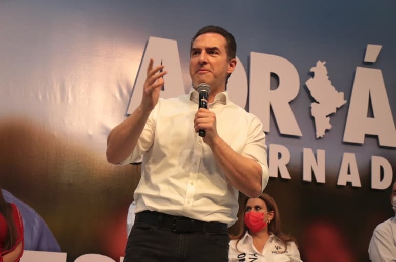 La FGR informó que aAdrián de la Garza León, lo investiga por solicitar el voto femenino.