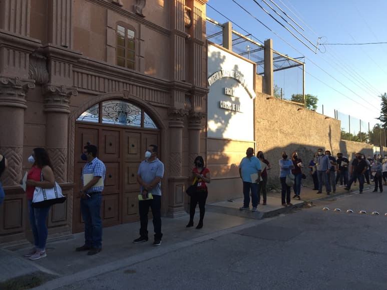 La semana pasada se realizó la vacunación a trabajadores educativos en La Laguna de Durango.