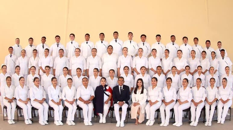 Universidad MEZE lleva 40 años egresando grandes profesionales de la salud.