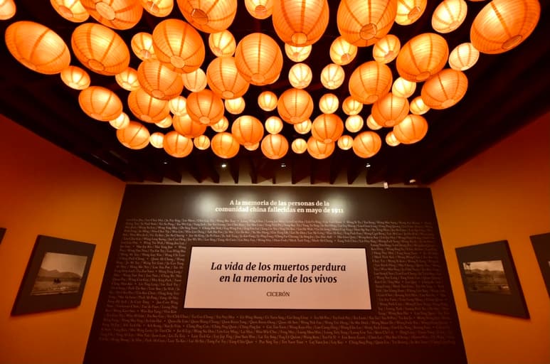 Homenaje. El memorial contiene los 303 nombres completos de las personas asesinadas etre el 13 y 15 de mayo de 1911.