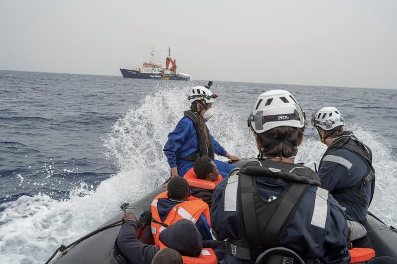 El Sea Eye-4 es ahora mismo el único barco humanitario que navega en la zona. (ARCHIVO)