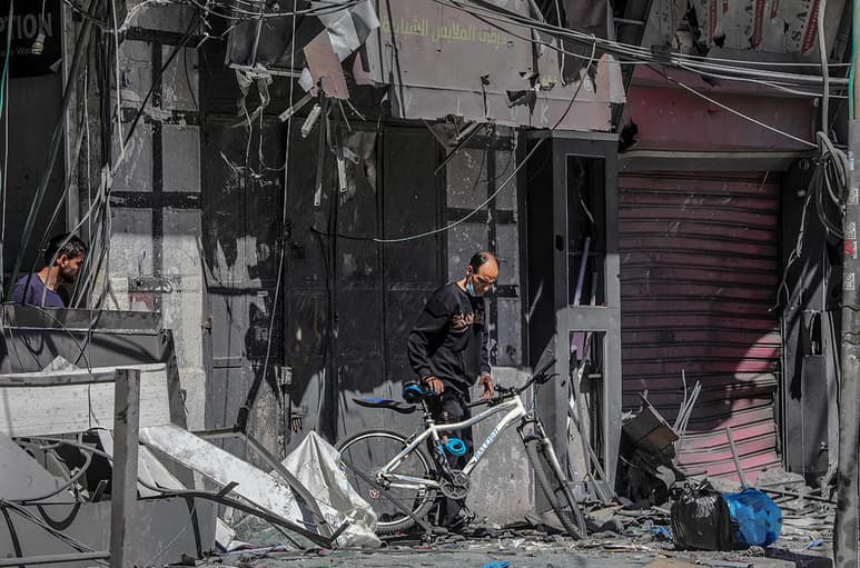 Los daños registrados en la Franja de Gaza por la actual escalada bélica con Israel se acercan a los 250 millones de dólares, informó hoy el Ministerio de Información del enclave, coincidiendo con la décima jornada de violencia, que ha causado ya 219 muertos palestinos y 12 en Israel. (ARCHIVO)