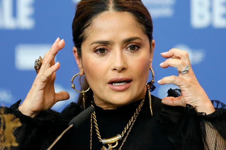 La pelea de Salma Hayek contra el COVID-19 casi le quita la vida, reveló en una nueva entrevista. (ARCHIVO)