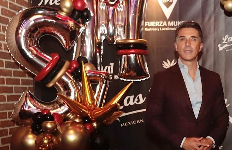 Regalos. Recibió Sergio muchos obsequios en su fiesta. (ESPECIAL)