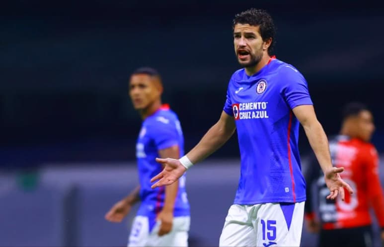 Con todo y la amenaza del gol de visitante del Pachuca, lo sucedido en las últimas semifinales y la sequía de 23 años sin títulos, en el Cruz Azul no tienen presión, asegura Ignacio Rivero. (ESPECIAL)