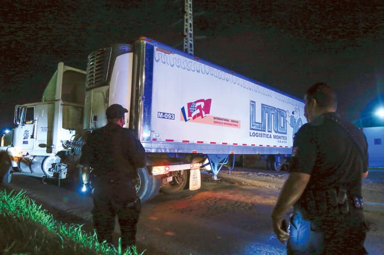 A casi tres años del caso de que el tráiler lleno de cadáveres revelara la crisis forense en Jalisco, poco parece haber cambiado.
