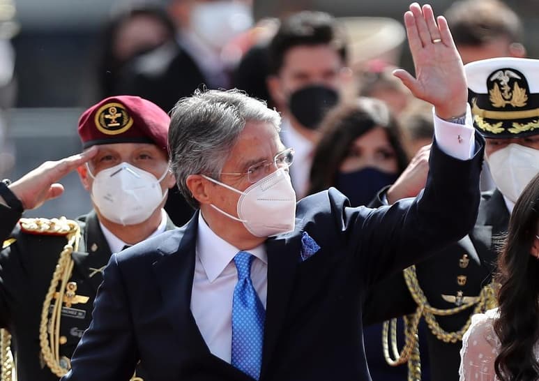 El empresario, banquero y político de centroderecha Guillermo Lasso juró este lunes como nuevo presidente de Ecuador, para los próximos cuatro años, en una ceremonia efectuada en la Asamblea Nacional (Parlamento), en Quito, a la que asistieron altas autoridades de varios países amigos. (EFE) 
