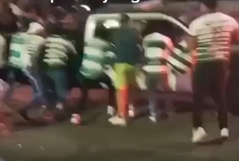 Peleas, accidentes, autos vandalizados y basura en las calles, fueron algunos de los estragos que dejó la Santosmanía la noche de este domingo luego de que el Club Santos Laguna consiguió su pase a la final de la Liga Mx. (Especial) 
