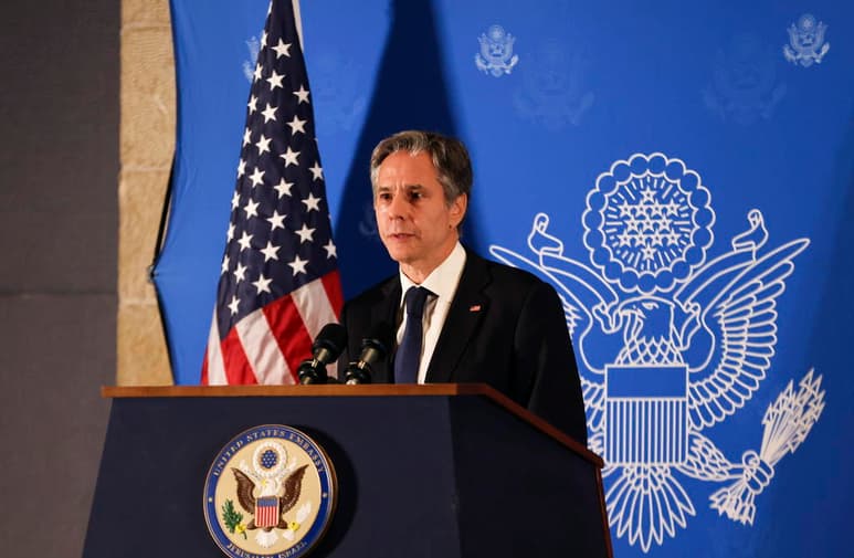 El secretario de Estado de EUA, Antony Blinken, aseguró hoy al presidente palestino, Mahmud Abás, que su Gobierno reabrirá un consulado para los palestinos en Jerusalén, después de su clausura a raíz del polémico traslado de la Embajada estadounidense en Israel desde Tel Aviv a la Ciudad Santa en 2018. (EFE)