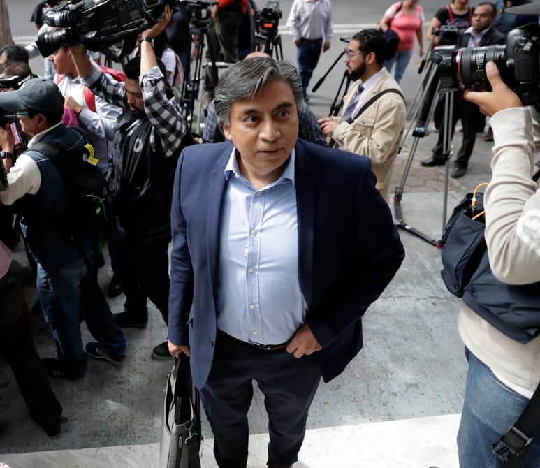 El subgobernador del Banco de México, Gerardo Esquivel, dijo que no puede insistirse en comparar cifras preliminares de Inversión Extranjera Directa con cifras revisadas. (EFE)