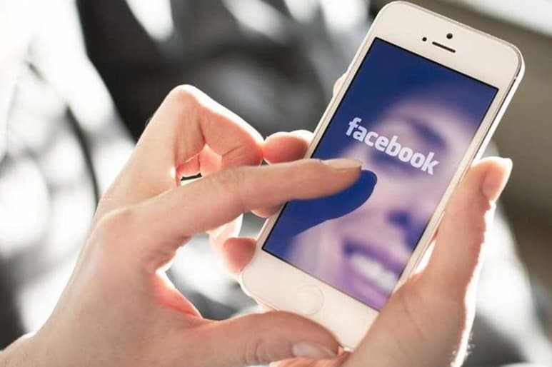 Facebook ya no eliminará de sus plataformas las afirmaciones de que el coronavirus es artificial o fabricado “a la luz de las investigaciones en curso sobre el origen del COVID-19 y en consulta con expertos en salud pública”, informó la empresa tecnológica. (ESPECIAL)