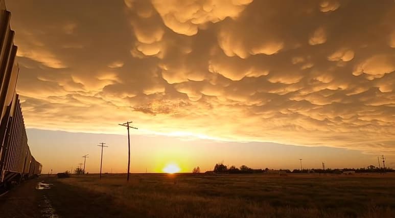 El fenómeno fue captado por una cazadora de tormentas en Colorado (CAPTURA)
