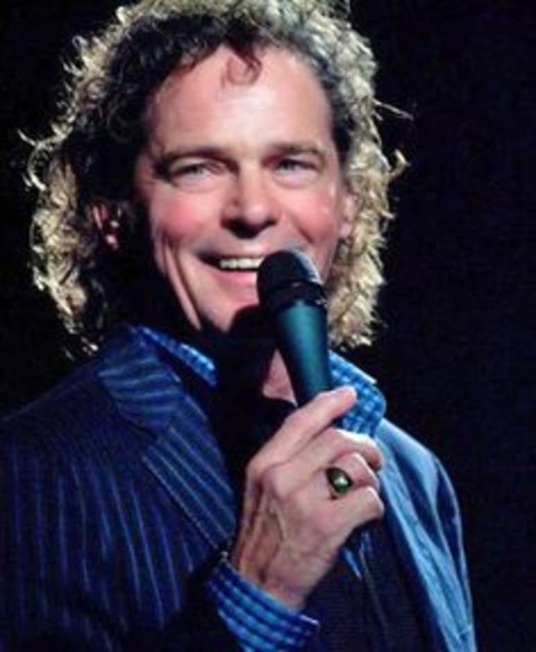 Fallece. La noche de ayer se reportó el fallecimiento de B. J. Thomas, leyenda de la música country.