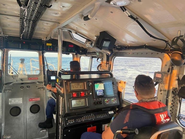 La Guardia Costera de EUA informó hoy de que ha suspendido la búsqueda de diez inmigrantes cubanos que desaparecieron el pasado día 26 a 16 millas al sur de Cayo Hueso, en el extremo sur de Florida, cuando naufragó su embarcación. (ARCHIVO)
