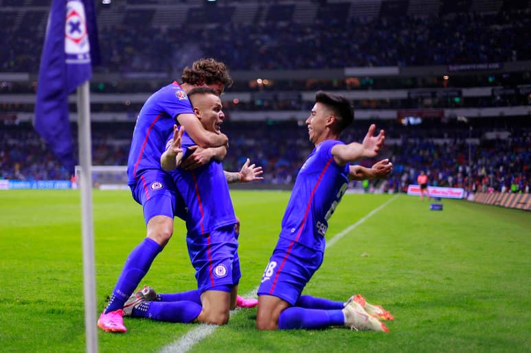 Se acabaron las maldiciones, las burlas y los errores del pasado: el Cruz Azul es campeón de la Liga MX. (JAM MEDIA)