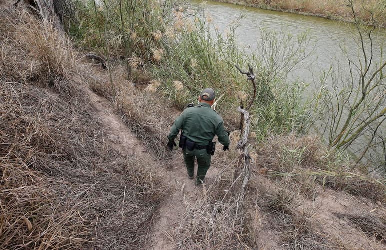 El número de aprehensiones de ciudadanos estadounidenses que tratan de ingresar a Estados Unidos con droga ha aumentado desde el inicio de la pandemia del coronavirus, un repunte que surge en medio de las restricciones de viajes impuestas en la frontera con México. (ARCHIVO) 

