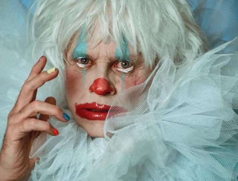 Hace unos días, el actor Alexis Ayala sorprendió a sus seguidores en redes sociales con un trabajo editorial fotográfico transformado en un payaso 'drag'. (Especial)