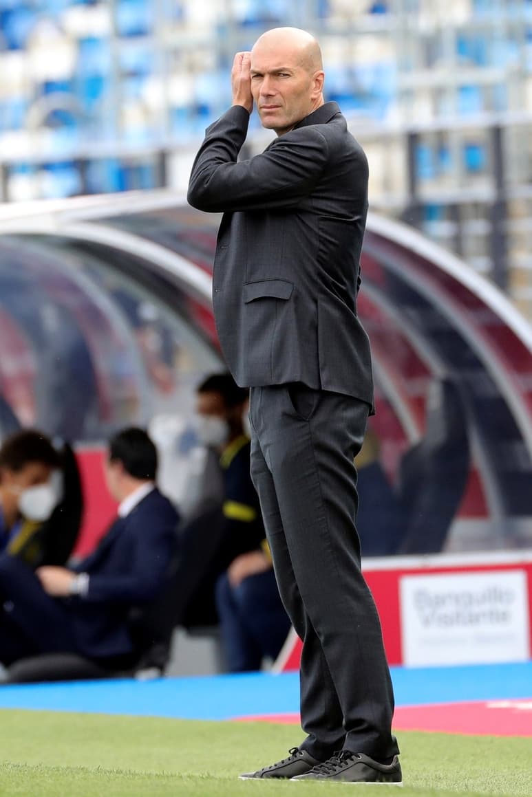 Zinedine Zidane decidió dejar al Real Madrid ya que no sentía un apoyo del club, con el que consiguió tres Champions como técnico. (EFE)