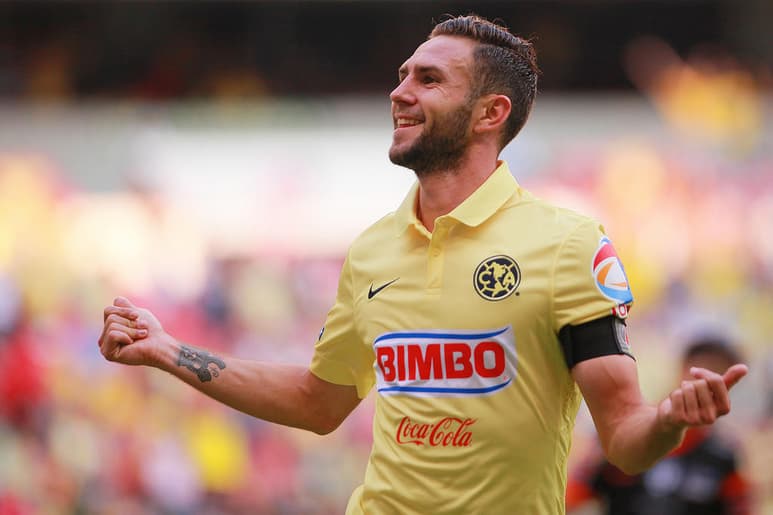 Miguel Layún regresará al América tras estar siete años fuera del equipo con el que fue campeón de la Liga MX en el Clausura 2013 ante Cruz Azul. El defensa mexicano estará bajo las órdenes de Santiago Solari quien fue el que hizo la petición de traer de vuelta al jugador, según reportes. (JAM MEDIA)