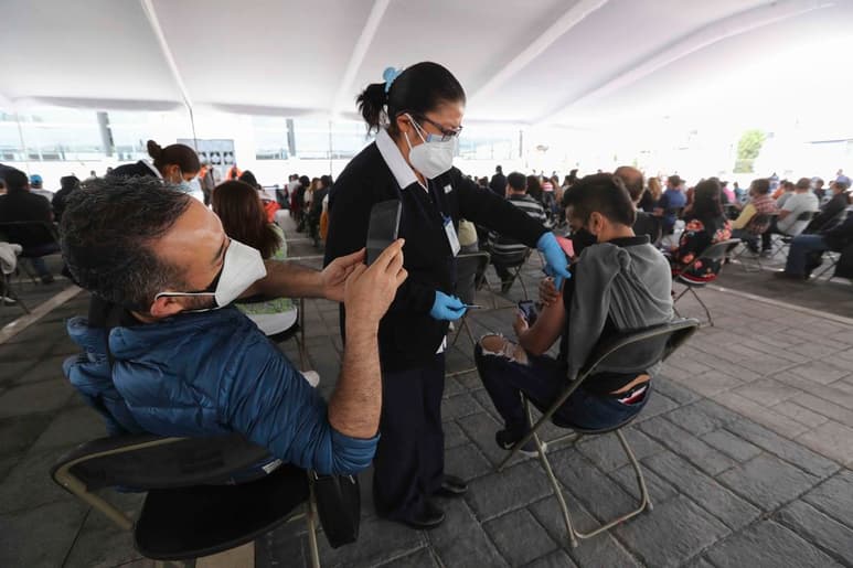 Ayer Salud aplicó un total de 816,380 dosis, un nuevo récord en una jornada.