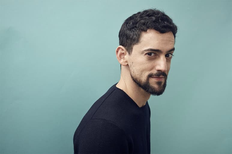 Luis Gerardo Méndez, uno de los actores mexicanos más populares de los últimos años, firmó un acuerdo de colaboración preferente con ViacomCBS International Studios (VIS) y Paramount+ Latinoamérica para desarrollar proyectos de cine y televisión de forma conjunta. (ESPECIAL)