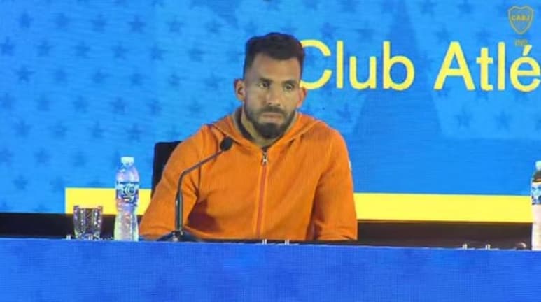 Carlos Tévez, delantero argentino del Boca Juniors, ha anunciado su salida del club, y ha dejado en el aire el tema de su retiro del futbol, pues asegura que es una decisión que dentro de tres meses podría cambiar. (ESPECIAL)