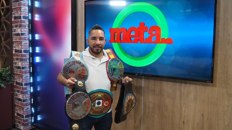 Daniel 'Chato' Noriega visitó las instalaciones de El Siglo de Torreón y habló acerca de su carrera sobre los encordados. (VERÓNICA RIVERA)