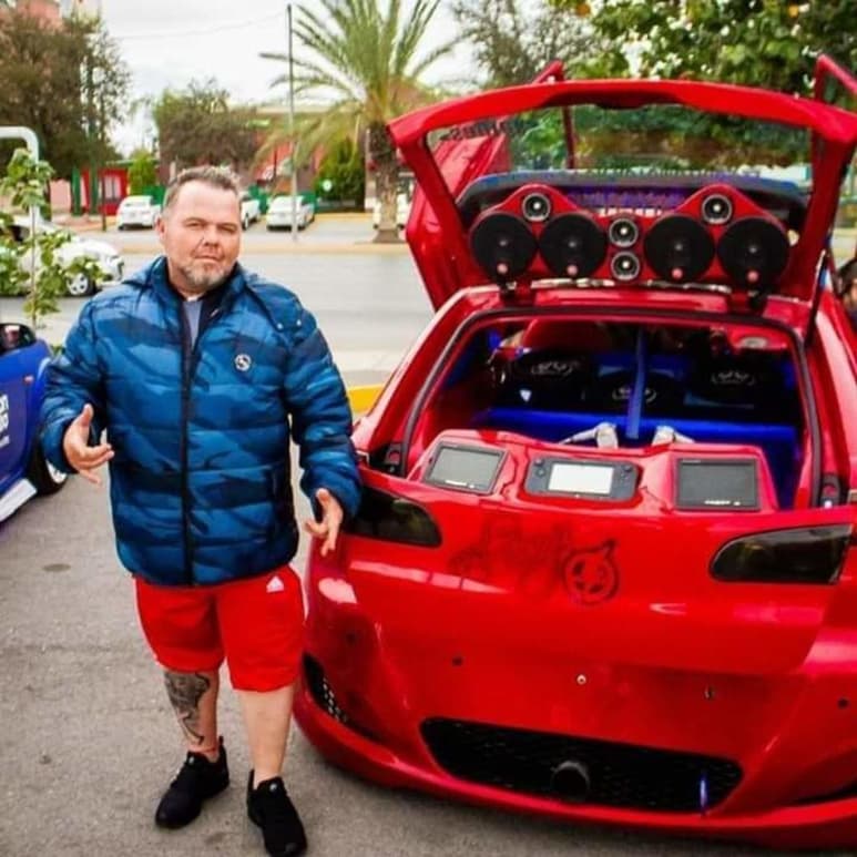 Dispuesto a ganar un nuevo campeonato nacional en la disciplina de autos modificados, el lagunero Javier Rivas Kuster, mejor conocido como “El Rayo”, se prepara rumbo al evento “Mi Papá es mi motor”, a celebrarse el próximo domingo 20 de junio en el estacionamiento del Centro de Convenciones de esta ciudad. (ESPECIAL)
