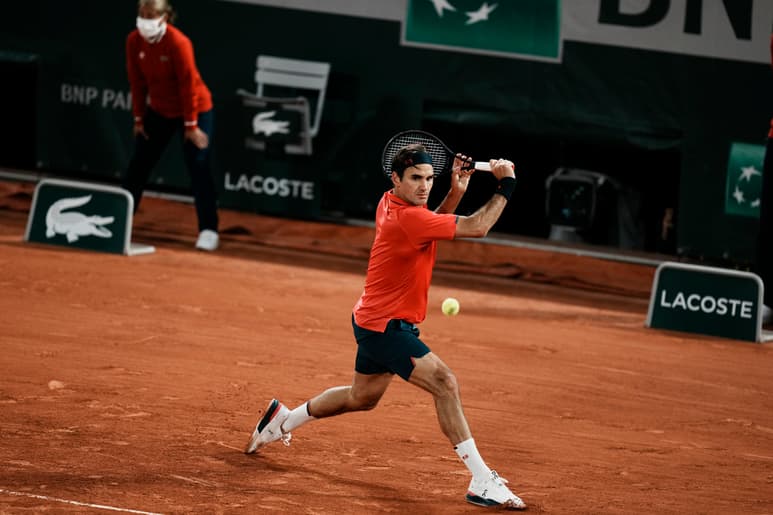 Roger Federer batalló durante más de tres horas y media, para imponerse 7-6, 6-7, 7-6, 7-5 a Dominik Koepfer.
