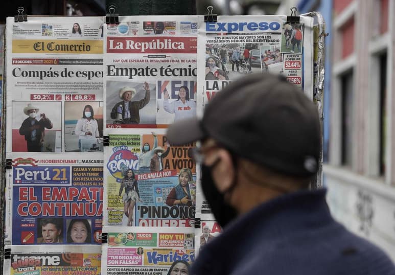 Con un recuento de los votos agónico y ajustado, que amenaza con prolongarse por varios días antes de que se pueda contar con un resultado oficial, las elecciones peruanas permiten sin embargo extraer ya algunas conclusiones sobre la situación política, social y económica del país. (EFE)