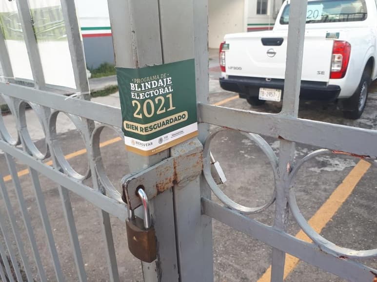 La Secretaría de Bienestar informó que concluyó sin incidencias el Programa de Blindaje Electoral en todo el país, con lo que finaliza el resguardo de inmuebles y parques vehiculares de sus delegaciones de Programas para el Desarrollo iniciado desde el viernes 4 de junio para impedir cualquier desvío antes y durante las elecciones federales y locales de este domingo. (TWITTER)