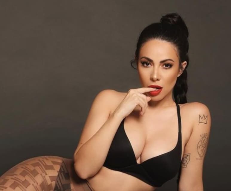 Este lunes, algunos internautas y fans de la comentarista deportiva, Jimena Sánchez, descubrieron en su cuerpo algunas distorsiones por un mal 'photoshop'. (Especial)
