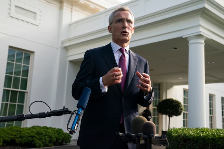Stoltenberg también citó a Rusia y sus 'acciones agresivas. (AP) 