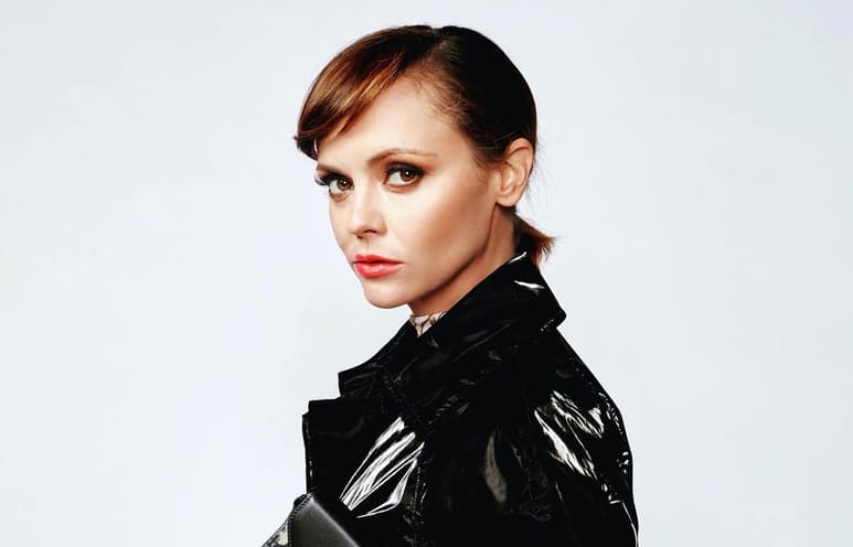 La producción de la película Matrix 4 sacó su 'as bajo la manga' y revolucionó las redes con el anuncio de que la actriz estadounidense Christina Ricci se sumó al reparto de la esperada secuela de la cinta futurista. (ESPECIAL)