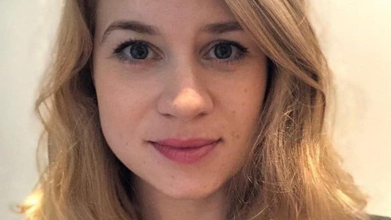 Un agente de la Policía Metropolitana de Londres (Met) acusado del secuestro y del asesinato de Sarah Everard, una joven británica hallada muerta tras desaparecer en marzo cuando regresaba a casa, admitió este martes haberla raptado y violado. (ARCHIVO) 