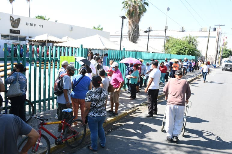 Ayer inició la aplicación de la segunda dosis a personas mayores de 50 años en Ciudad Lerdo.