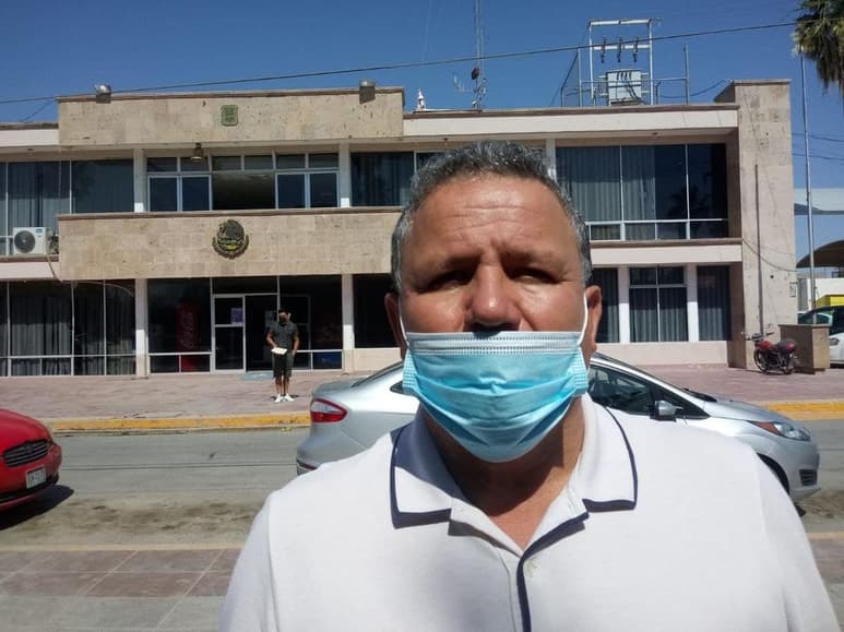La pésima actuación del alcalde de Matamoros, Horacio Piña y la compra de votos, son los factores que influyeron para que el presidente municipal no pudiera reelegirse, asegura el regidor independiente, Gonzalo Barrios. (ARCHIVO)